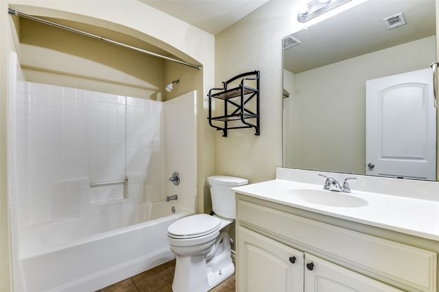 221 Wolf Drive, Forney, TX 75126