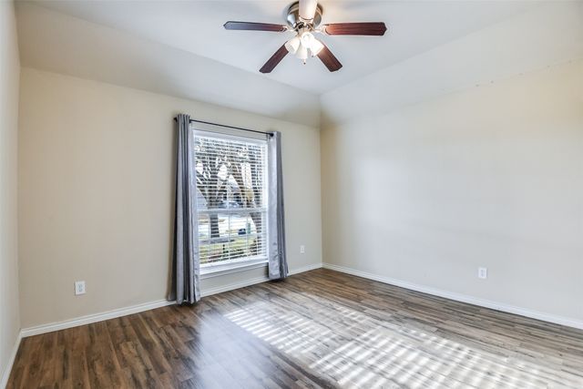 221 Wolf Drive, Forney, TX 75126