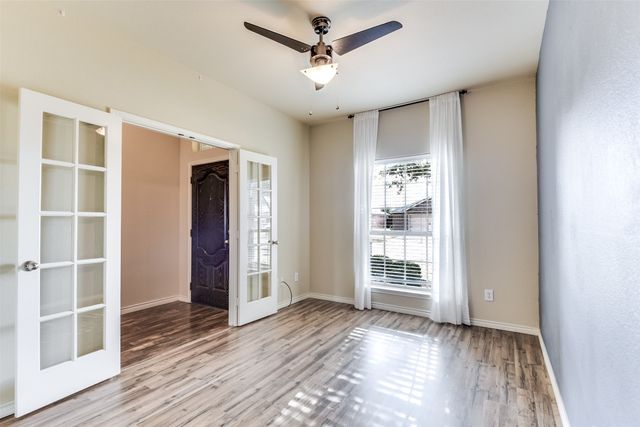 221 Wolf Drive, Forney, TX 75126