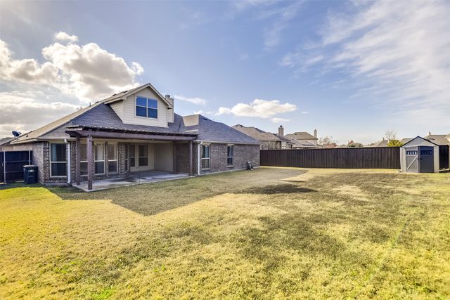 221 Wolf Drive, Forney, TX 75126