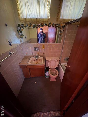 2270 Ainsworth Drive, Unincorporated, MO 63136