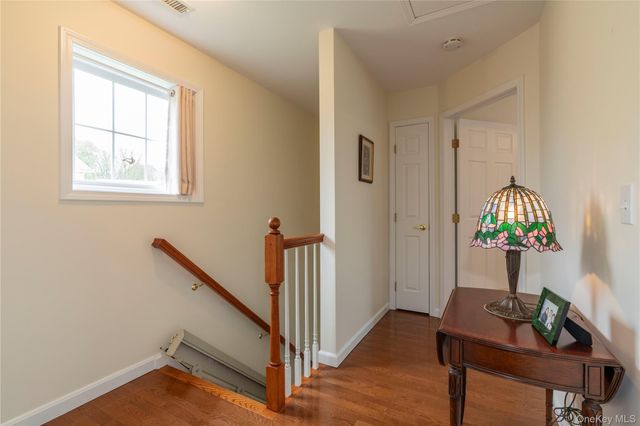 29 Aveonis Court, Fishkill, NY 12524