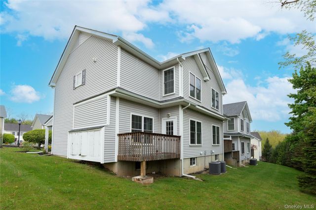 29 Aveonis Court, Fishkill, NY 12524