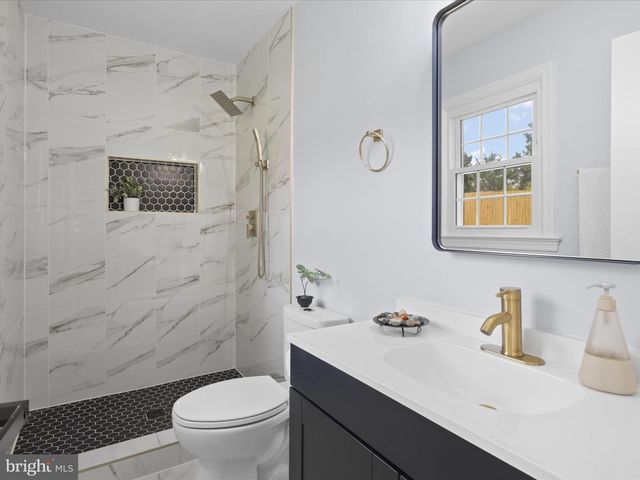 3416 SUNNY VIEW DR, Alexandria, VA 22309