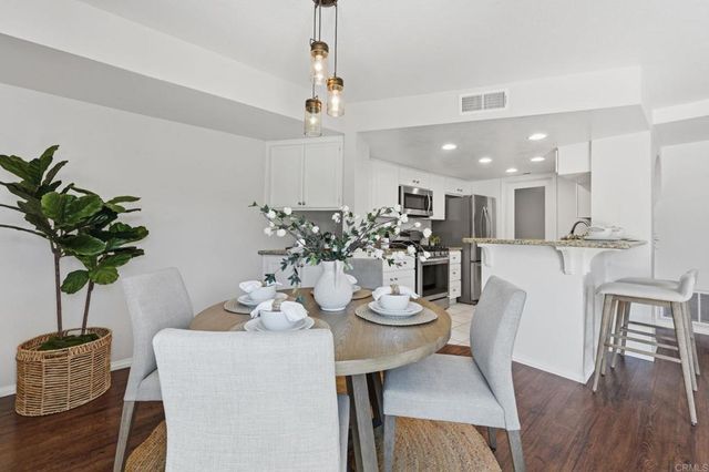 7015 Goldenrod Way, Carlsbad, CA 92011