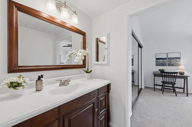 7015 Goldenrod Way, Carlsbad, CA 92011