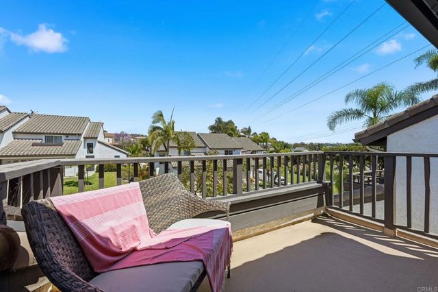 7015 Goldenrod Way, Carlsbad, CA 92011