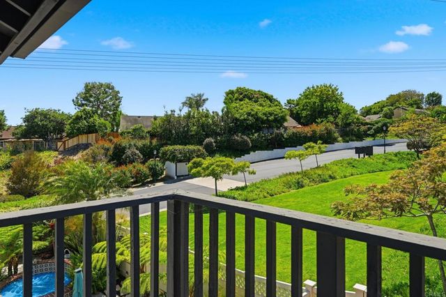 7015 Goldenrod Way, Carlsbad, CA 92011