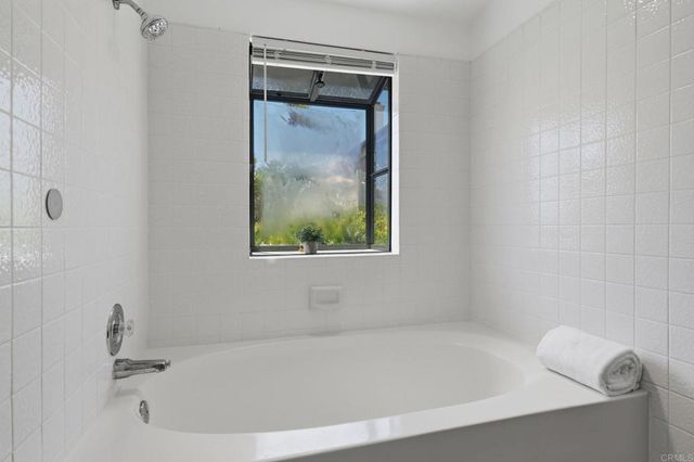 7015 Goldenrod Way, Carlsbad, CA 92011