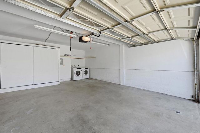 7015 Goldenrod Way, Carlsbad, CA 92011