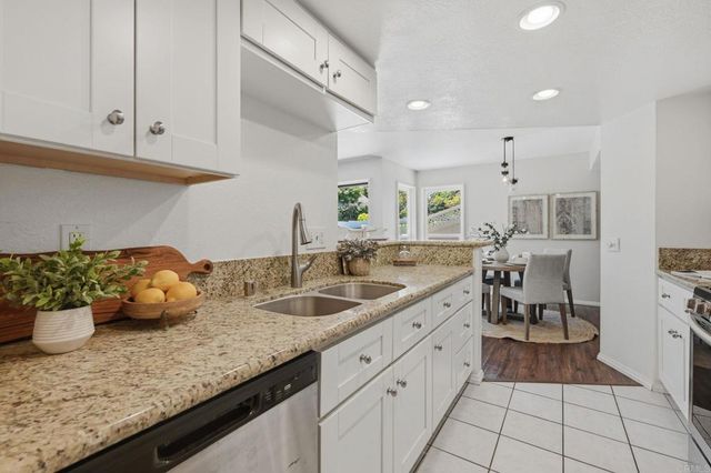 7015 Goldenrod Way, Carlsbad, CA 92011
