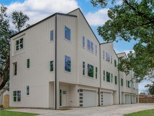 5024 Winnetka Street A, Houston, TX 77021