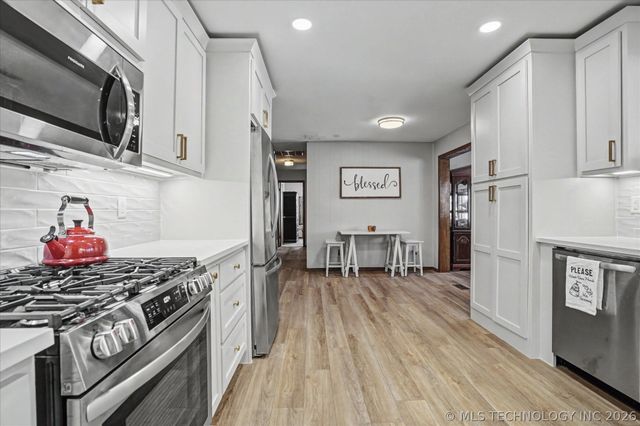 546 N 38th West Avenue, Tulsa, OK 74127