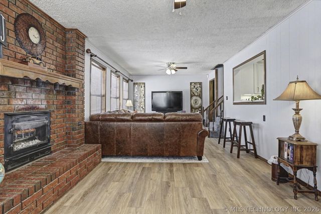 546 N 38th West Avenue, Tulsa, OK 74127