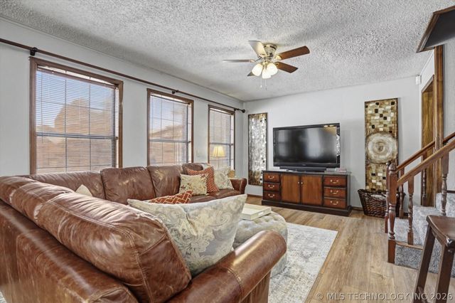 546 N 38th West Avenue, Tulsa, OK 74127