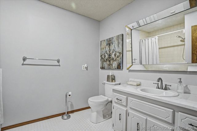 546 N 38th West Avenue, Tulsa, OK 74127