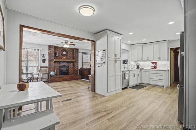 546 N 38th West Avenue, Tulsa, OK 74127