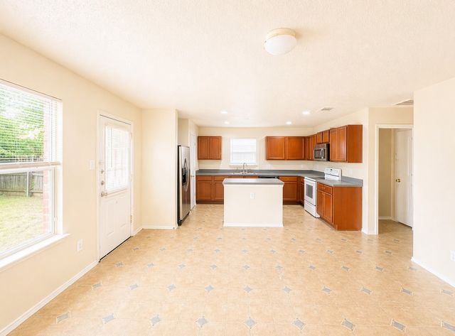 5452 San Patricio Drive, Grand Prairie, TX 75052