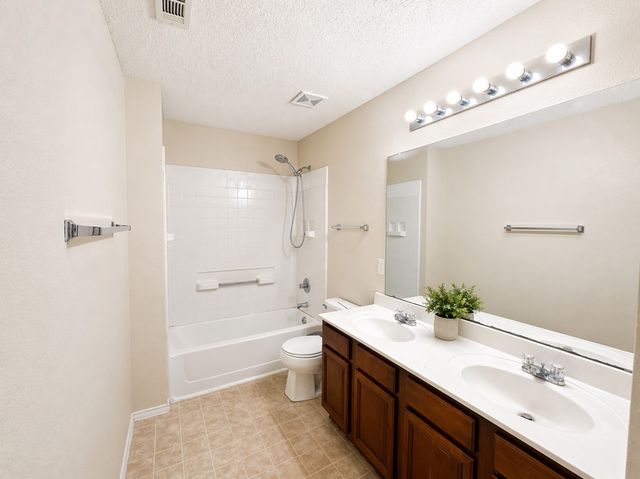 5452 San Patricio Drive, Grand Prairie, TX 75052