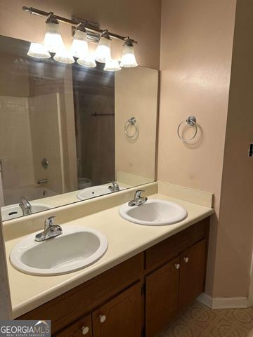 1135 Riverside Trace, Sugar Hill, GA 30518
