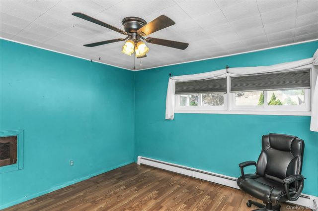 30 Cable Lane, Hicksville, NY 11801