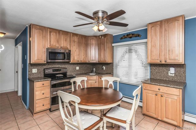 30 Cable Lane, Hicksville, NY 11801