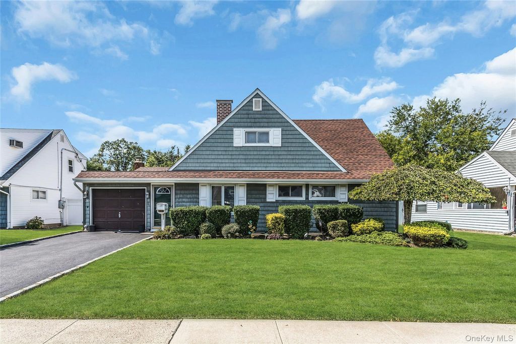 30 Cable Lane, Hicksville, NY 11801 — exterior