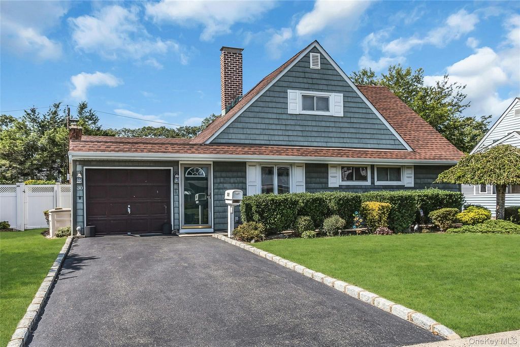 30 Cable Lane, Hicksville, NY 11801 — photo 2