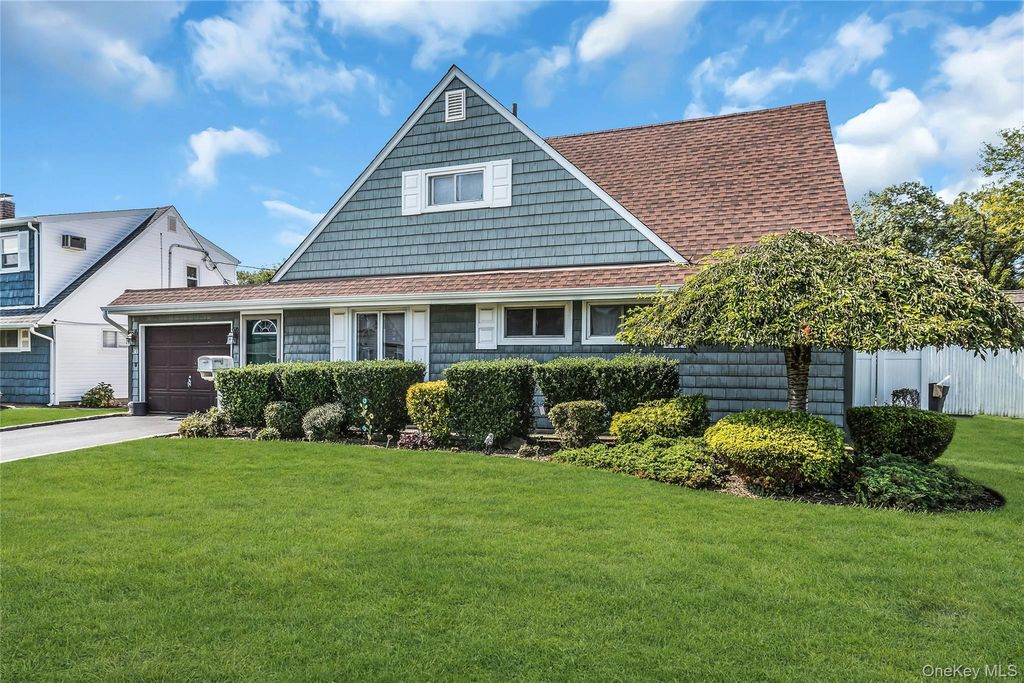 30 Cable Lane, Hicksville, NY 11801 — photo 3