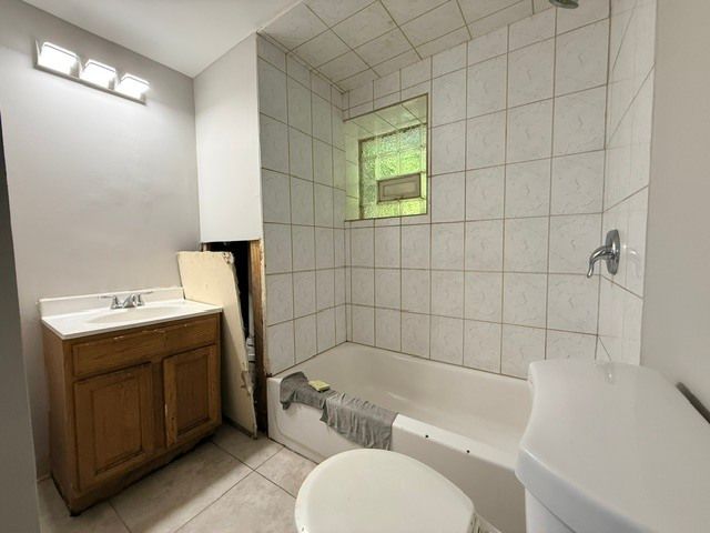 1045 W 104th Place, Chicago, IL 60643