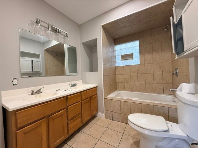 1045 W 104th Place, Chicago, IL 60643