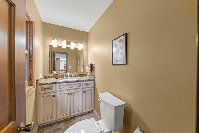 27W118 Cove Lane, Warrenville, IL 60555