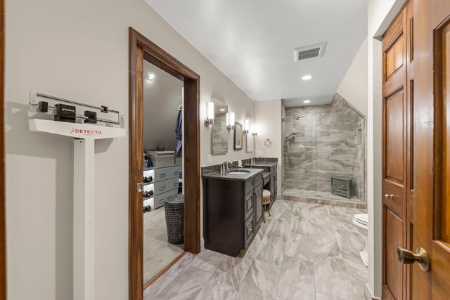 27W118 Cove Lane, Warrenville, IL 60555