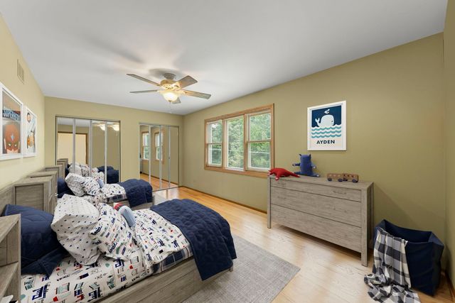 27W118 Cove Lane, Warrenville, IL 60555