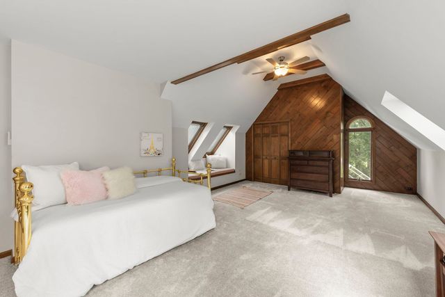 27W118 Cove Lane, Warrenville, IL 60555