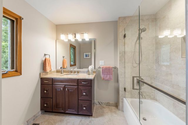 27W118 Cove Lane, Warrenville, IL 60555