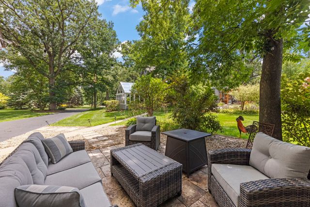 27W118 Cove Lane, Warrenville, IL 60555