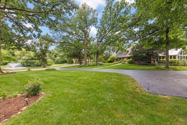 27W118 Cove Lane, Warrenville, IL 60555