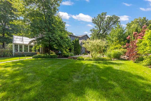 27W118 Cove Lane, Warrenville, IL 60555
