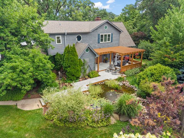 27W118 Cove Lane, Warrenville, IL 60555