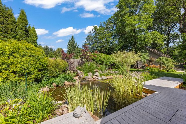 27W118 Cove Lane, Warrenville, IL 60555