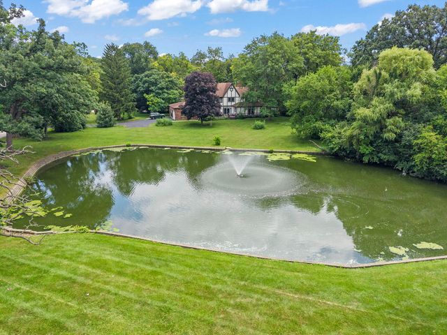27W118 Cove Lane, Warrenville, IL 60555