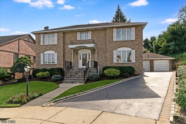 37 Jani Ct, Clifton City, NJ 07013