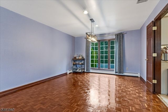 37 Jani Ct, Clifton City, NJ 07013