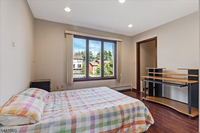 37 Jani Ct, Clifton City, NJ 07013