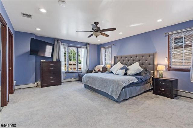 37 Jani Ct, Clifton City, NJ 07013