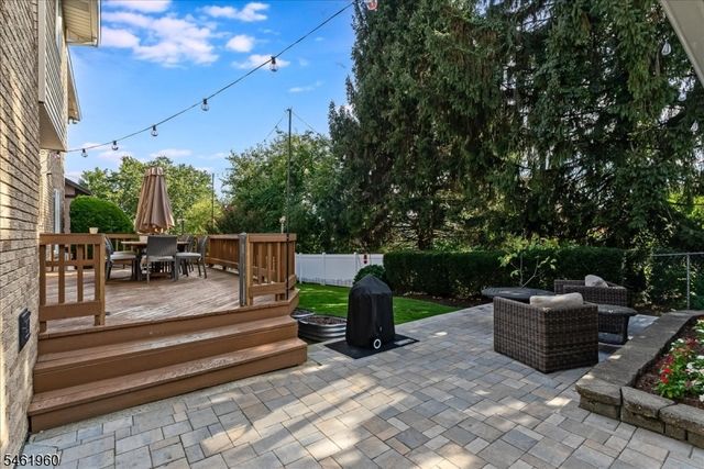 37 Jani Ct, Clifton City, NJ 07013