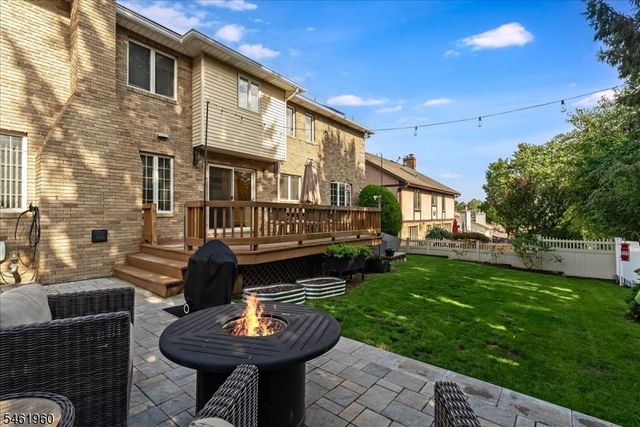 37 Jani Ct, Clifton City, NJ 07013