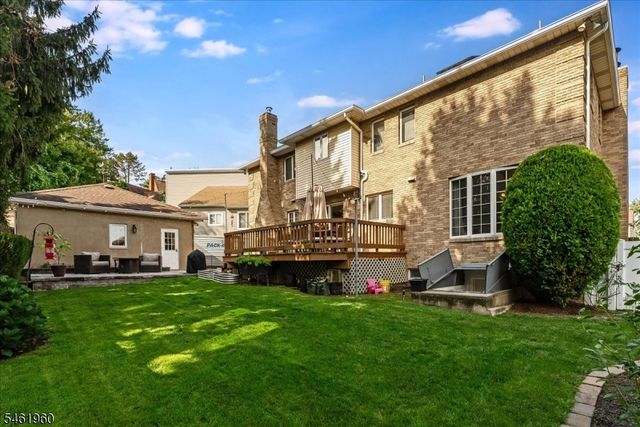 37 Jani Ct, Clifton City, NJ 07013