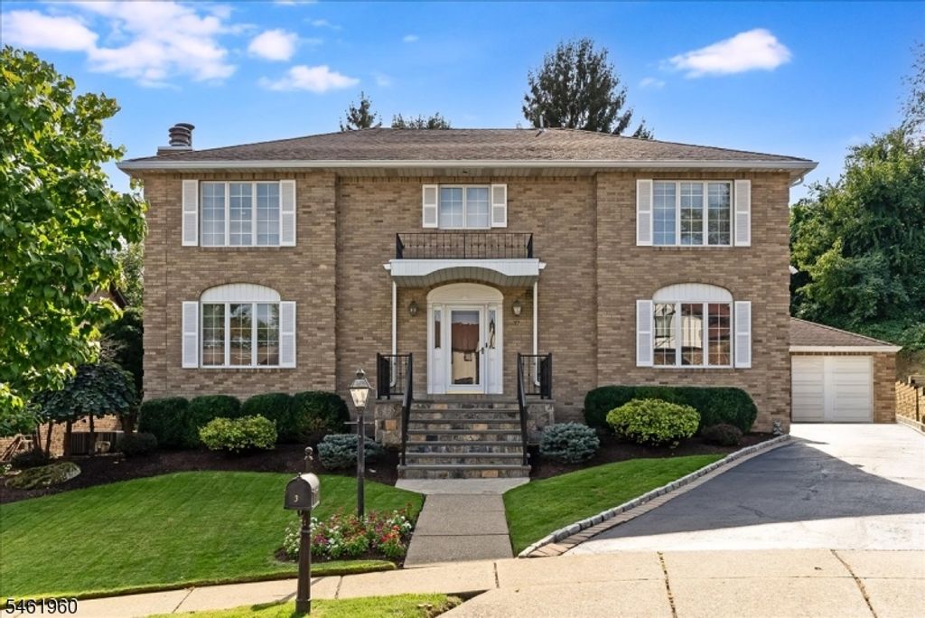37 Jani Ct, Clifton City, NJ 07013